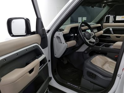 LAND ROVER DEFENDER - 10