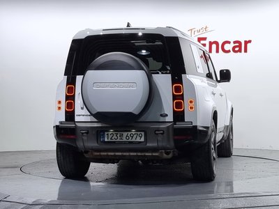 LAND ROVER DEFENDER - 3