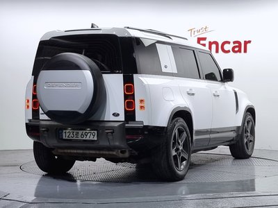 LAND ROVER DEFENDER - 4