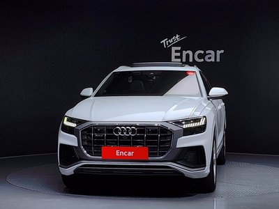 AUDI Q8 - 2