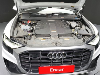 AUDI Q8 - 7