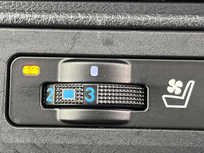 TOYOTA LAND CRUISER - 7