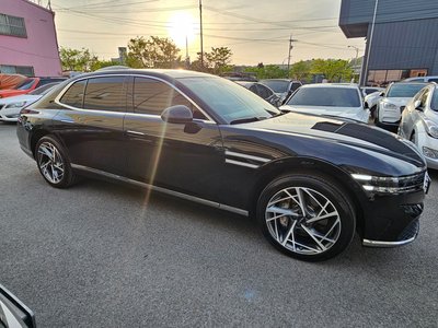 2022 Genesis G90 (RS4) photo 2