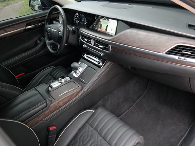 2021 Genesis G90 — миниатюра 16