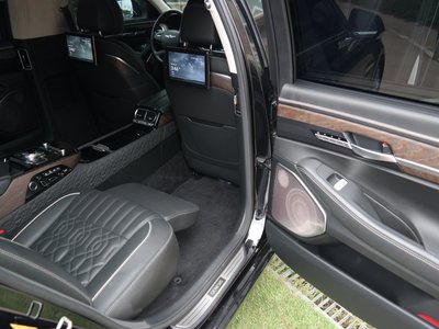 2021 Genesis G90 — миниатюра 12