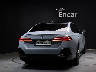 BMW 5 SERIES - 4