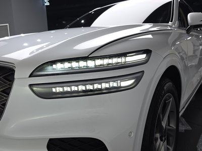 2024 Genesis GV70 photo 9