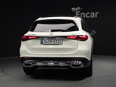 MERCEDES-BENZ GLC - 4