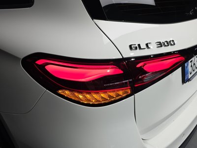 MERCEDES-BENZ GLC - 10
