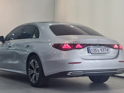 MERCEDES-BENZ E-CLASS - 4