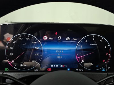 MERCEDES-BENZ E-CLASS - 8