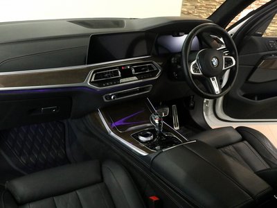 2020 BMW X7 — фото 3