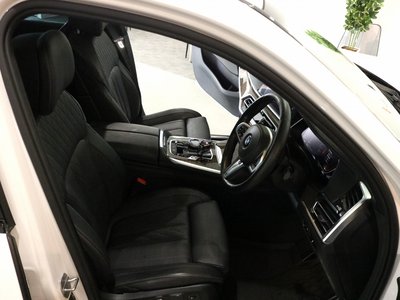 2020 BMW X7 缩略图 17