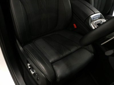 2020 BMW X7 缩略图 32