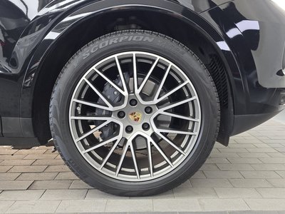 PORSCHE CAYENNE - 8