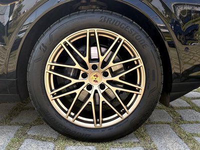 PORSCHE CAYENNE - 9
