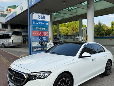 MERCEDES-BENZ E-CLASS - 1