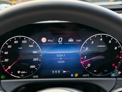 MERCEDES-BENZ E-CLASS - 9
