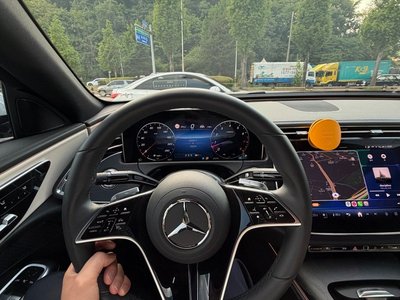 MERCEDES-BENZ E-CLASS - 10