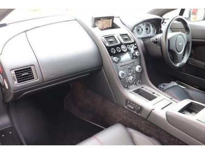 ASTON MARTIN V8 VANTAGE - 3