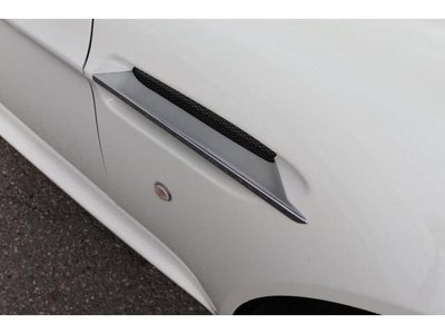 ASTON MARTIN V8 VANTAGE - 8