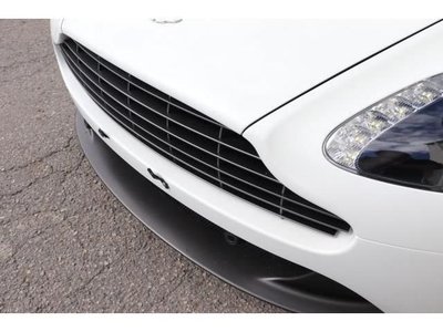 ASTON MARTIN V8 VANTAGE - 7