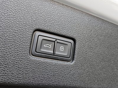2022 AUDI Q8 — миниатюра 30