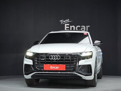 AUDI Q8 - 2