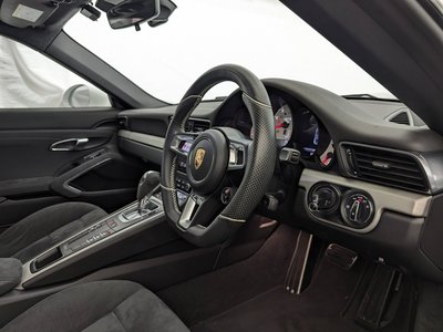 2017 Porsche 911 — миниатюра 15