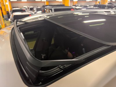 2023 BMW X7 — миниатюра 17