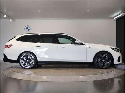 2024 BMW 5 SERIES — фото 9