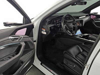 AUDI E-TRON - 10