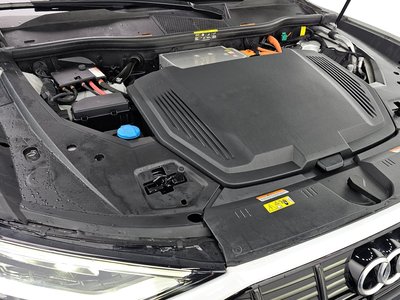 AUDI E-TRON - 7