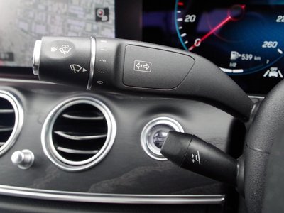 MERCEDES-BENZ E-CLASS - 8