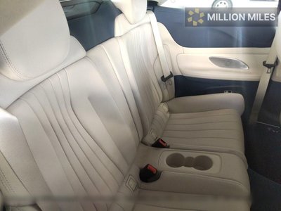 MERCEDES-BENZ E-CLASS - 6