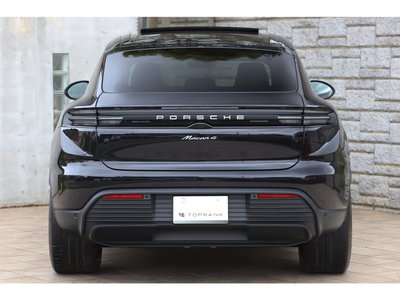 PORSCHE MACAN - 9