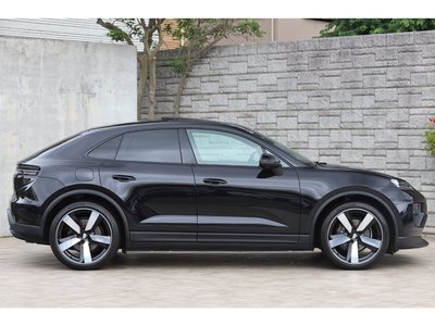 PORSCHE MACAN - 7