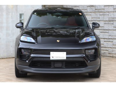 PORSCHE MACAN - 8