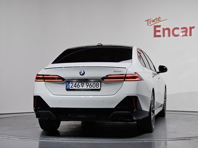 صورة 4 لـ 2025 BMW 5 SERIES