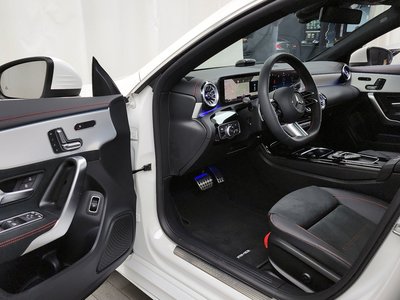 MERCEDES-BENZ CLA - 10