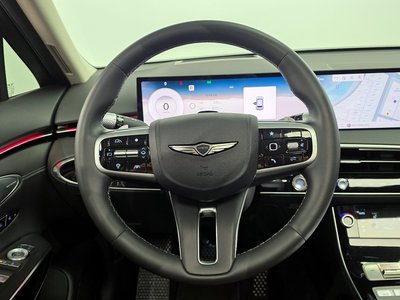 2024 Genesis GV70 thumbnail 13