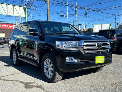 TOYOTA LAND CRUISER 200 - 3