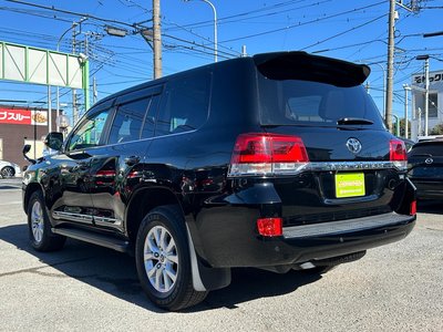 TOYOTA LAND CRUISER 200 - 7