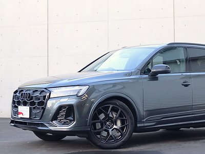 AUDI Q7 - 8
