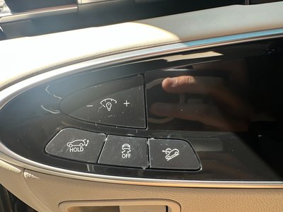 2025 Genesis GV70 — миниатюра 20