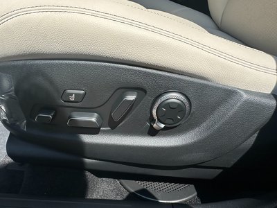 2025 Genesis GV70 — миниатюра 18