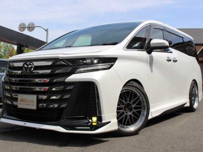 TOYOTA VELLFIRE - 1