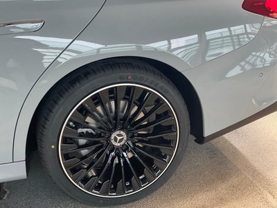 MERCEDES-BENZ E-CLASS - 2