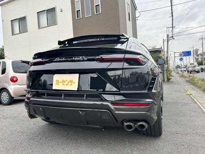 LAMBORGHINI URUS - 9