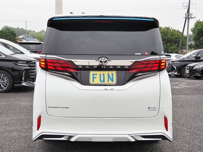2026 TOYOTA ALPHARD photo 7